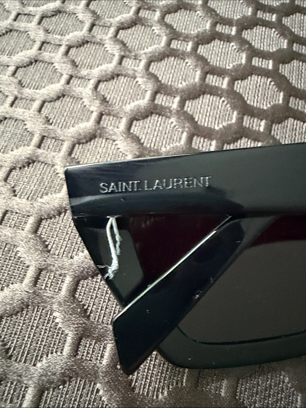 Saint Laurent Black Wide Cat-Eye Sunglasses - Picture 3 of 7